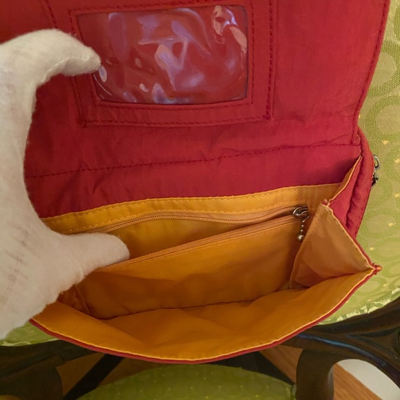 Red nylon Baggalini crossbody bag - Picture 4 of 10